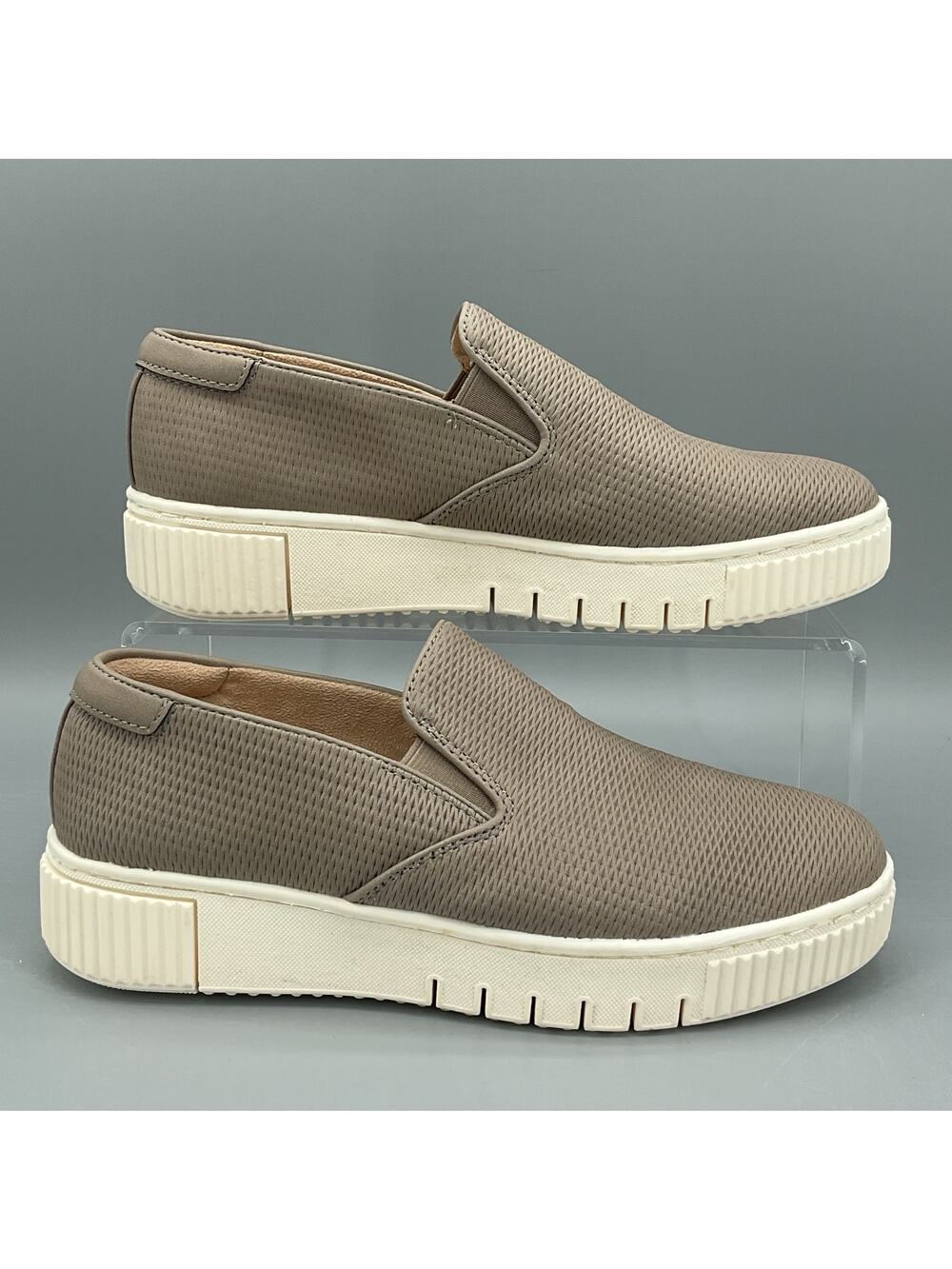 NEW Soul Naturalizer Women’s Tia Flat Sneakers Gray Size 8W